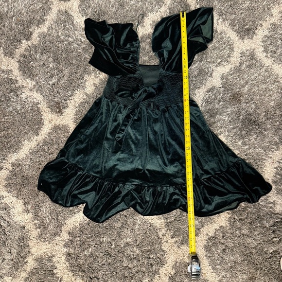 NEW Chelsea & Violet Smocked Ruffle Hem Mini Dress Babydoll Green Velvet Size M - Picture 8 of 8